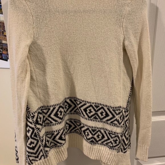 White and black cardigan - Picture 2 of 2